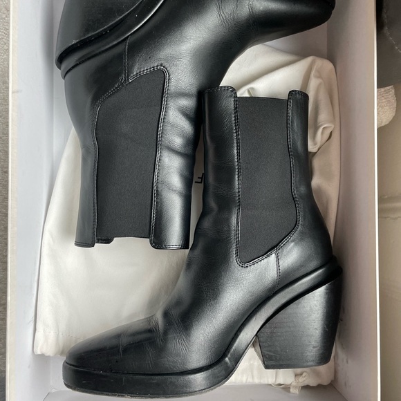 FRAME Le Rodeo Bootie LWFT0093 in Noir - Picture 4 of 6